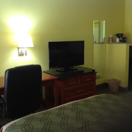 Econo Lodge Picayune Room photo