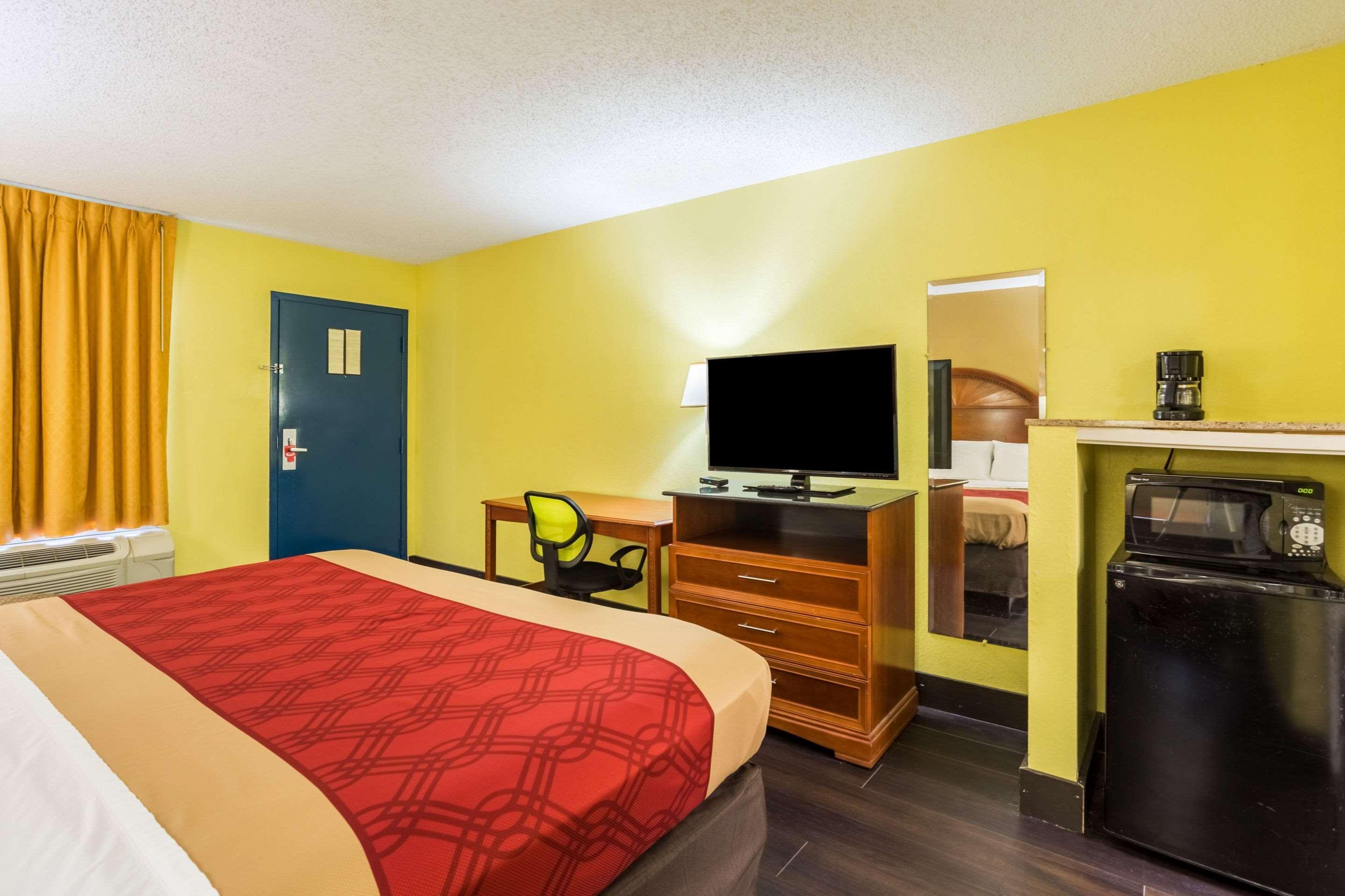 Econo Lodge Picayune Exterior photo