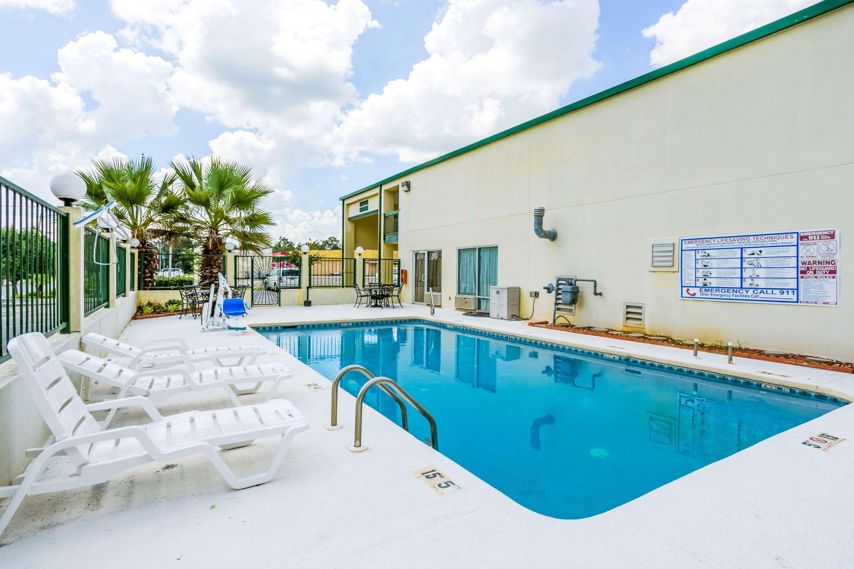 Econo Lodge Picayune Exterior photo