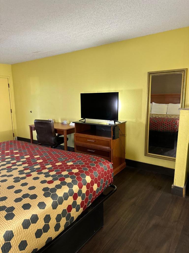 Econo Lodge Picayune Exterior photo
